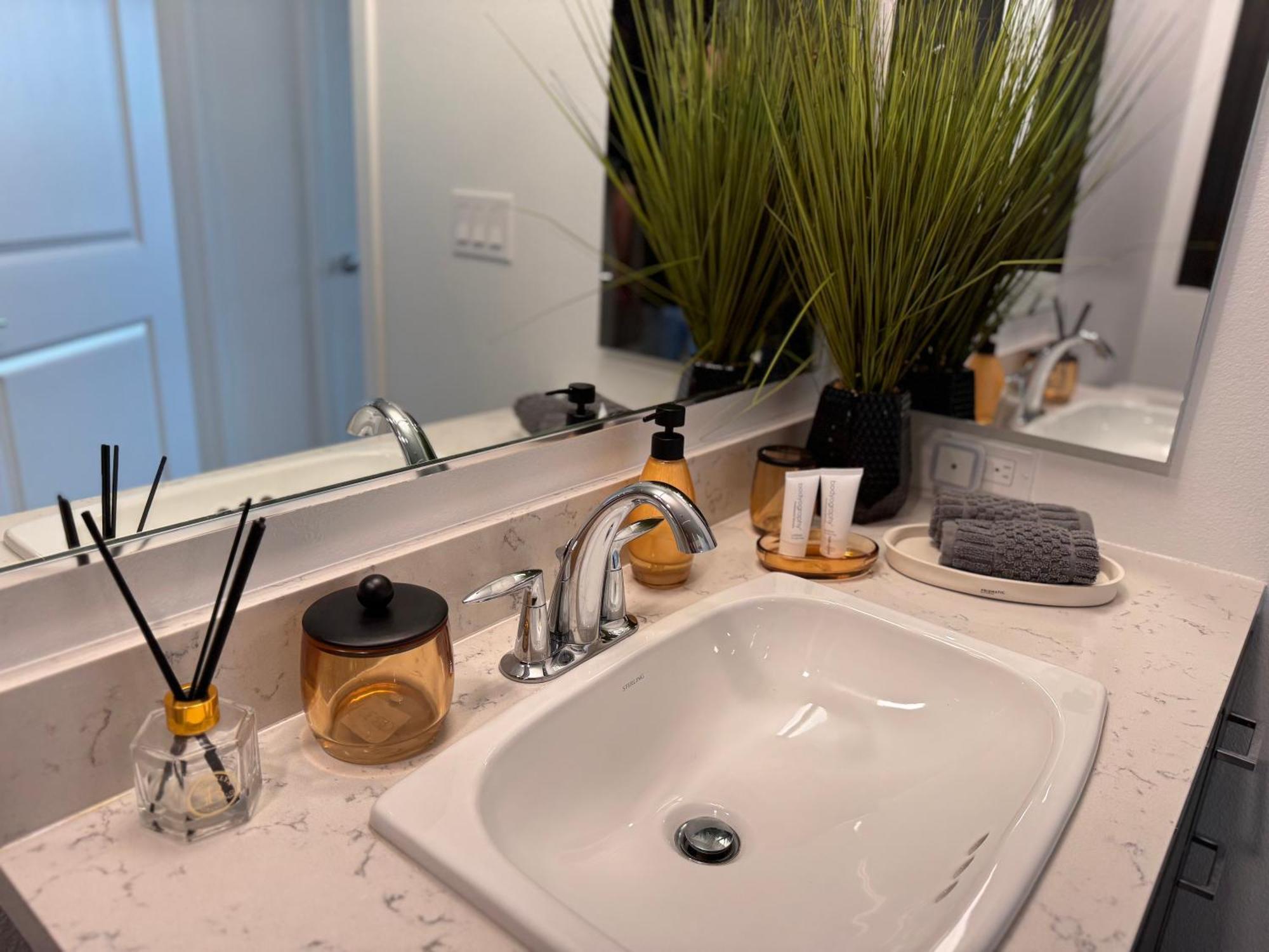Notch Apartment *